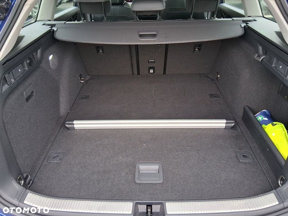 Volkswagen Passat - 27