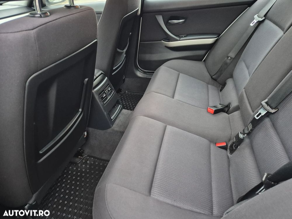 BMW Seria 3 318d - 12