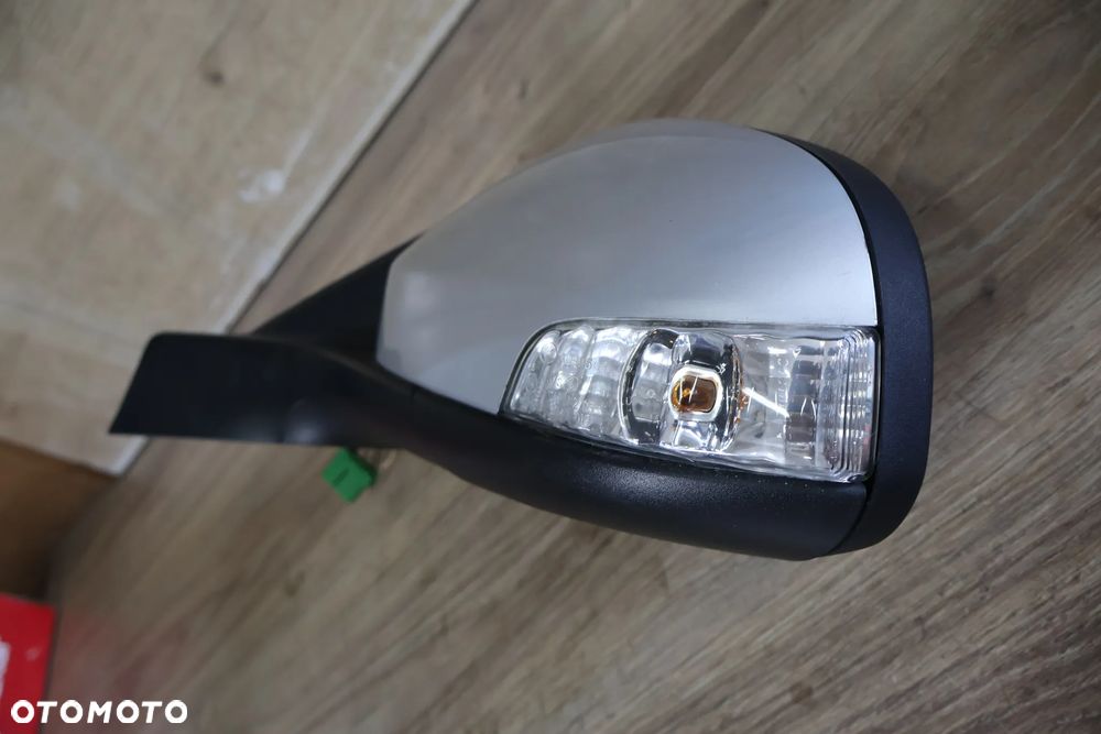 VOLVO V70 III 07-13 LUSTERKO LEWE 426-26 ORYGINAŁ EUROPA 8 PIN - 6