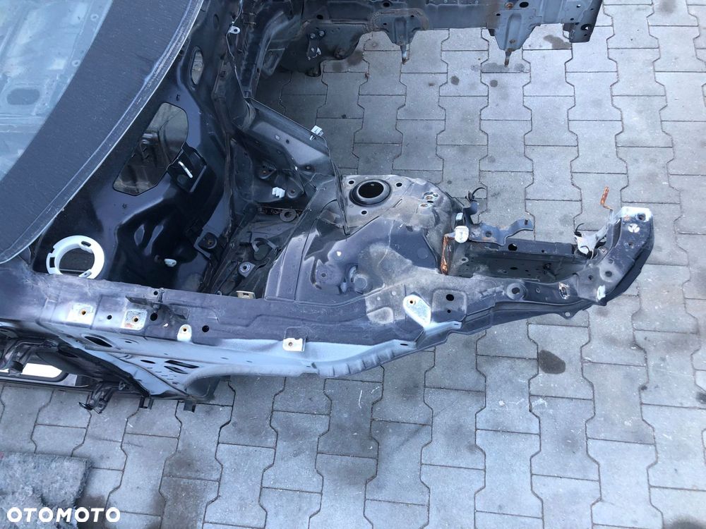 ĆWIARTKA PRAWA PRZÓD PODŁUŻNICA FARTUCH INFINITI Q50 EUROPA - 2