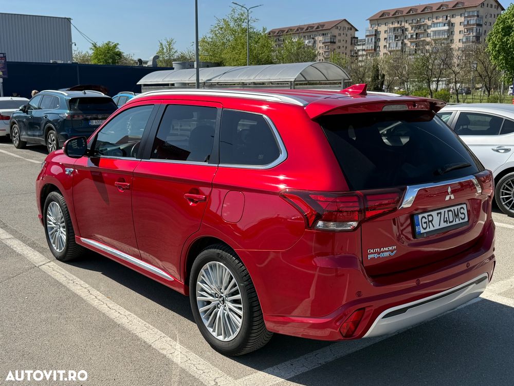 Mitsubishi Outlander PHEV 2.4 L 4X4 Instyle - 4