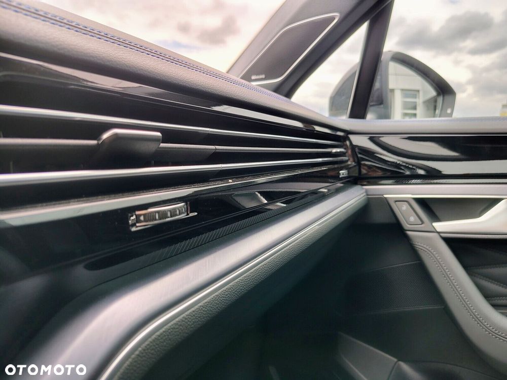 Volkswagen Touareg - 31