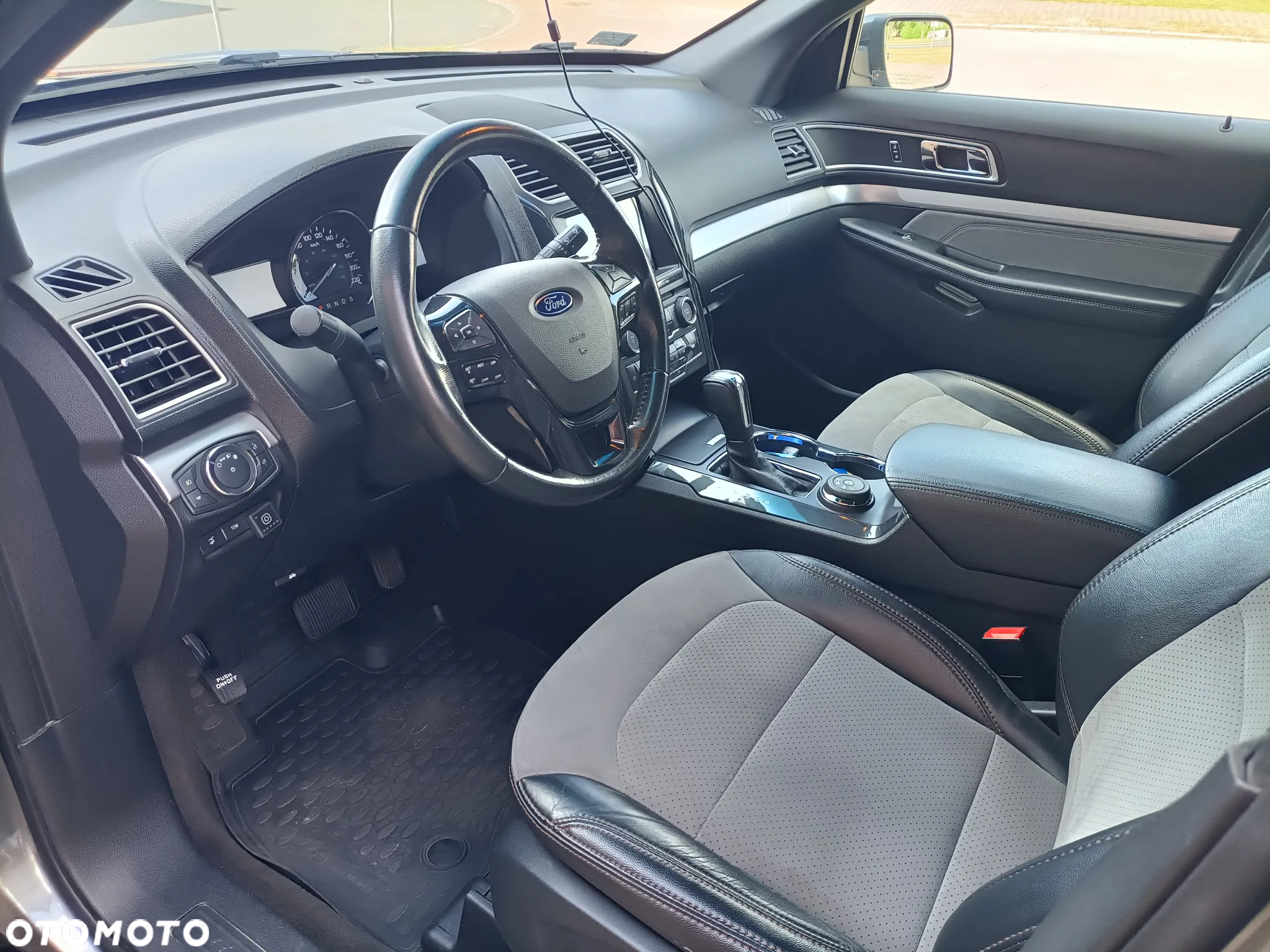Ford Explorer - 7