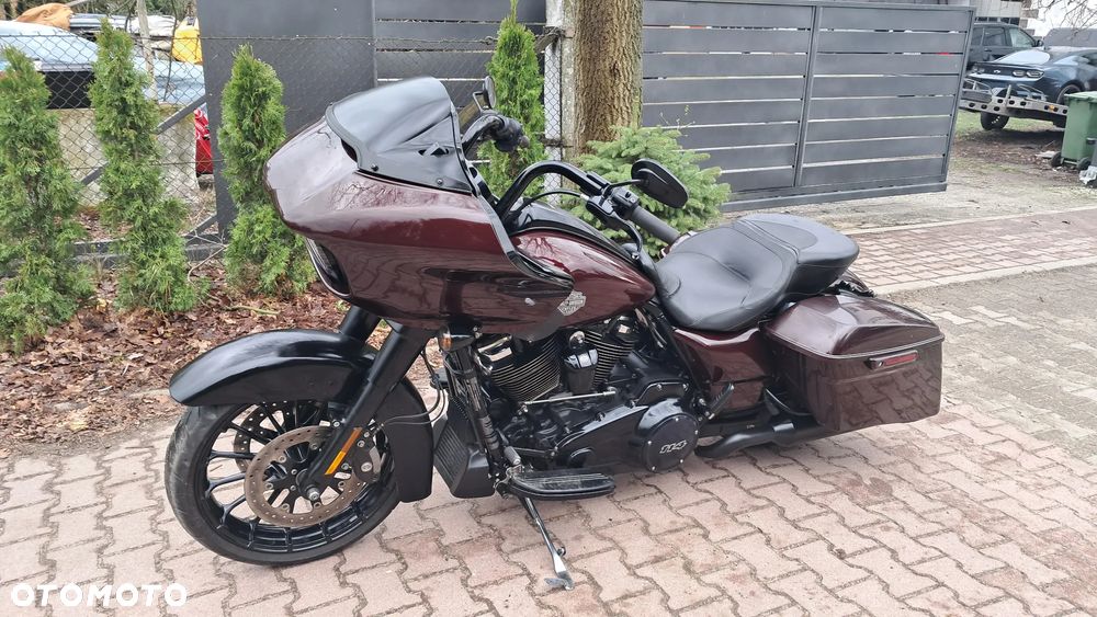 Harley-Davidson Touring Road Glide - 4