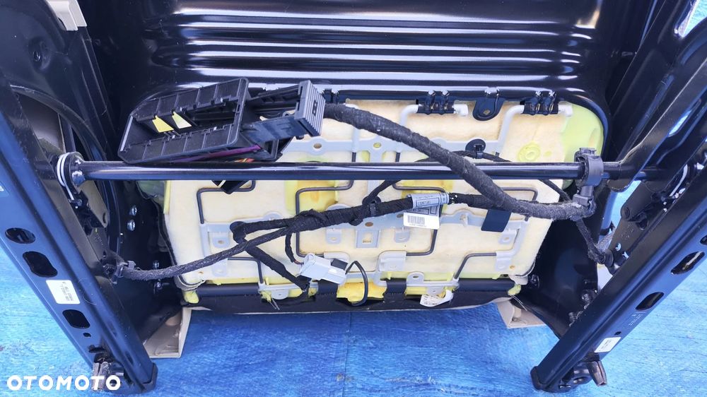 FOTEL PRAWY PRZÓD PÓŁSKÓRA PÓŁ SKÓRA BEŻOWY KREMOWY NAPINACZ DOPINACZ ZAPINKA PASA OSŁONA OPEL INSIGNIA A EUROPA - 12