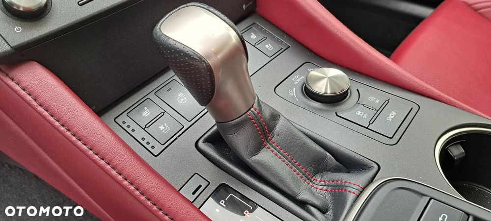 Lexus RC 200t / 300 F Sport - 15