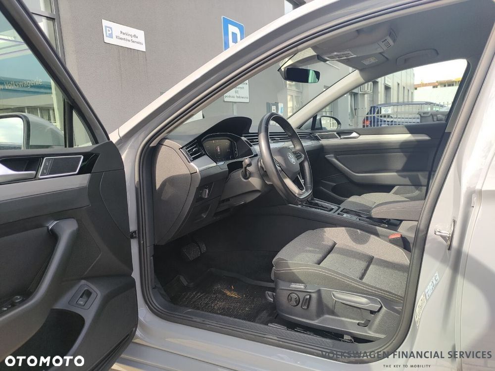 Volkswagen Passat - 11