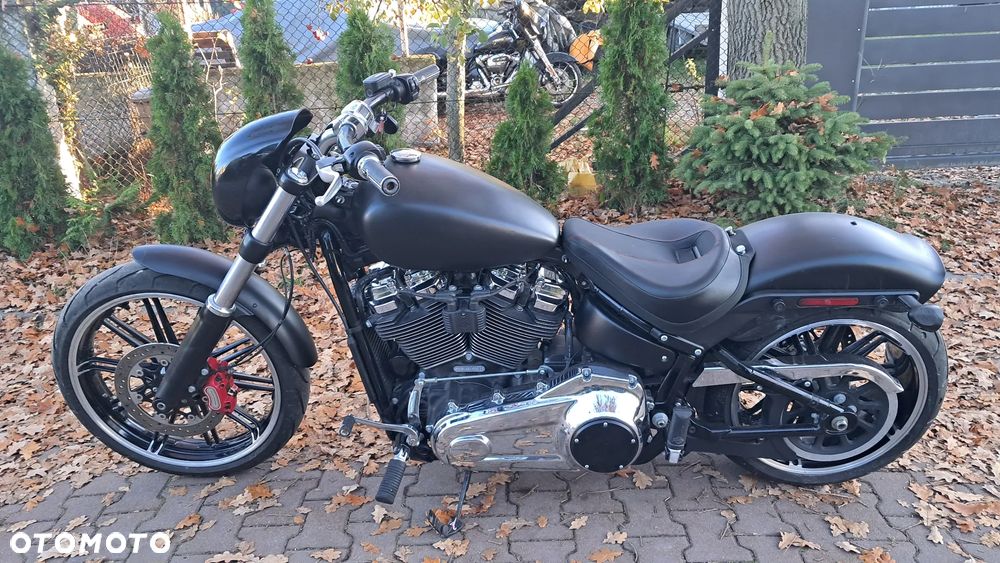 Harley-Davidson Softail Breakout - 5