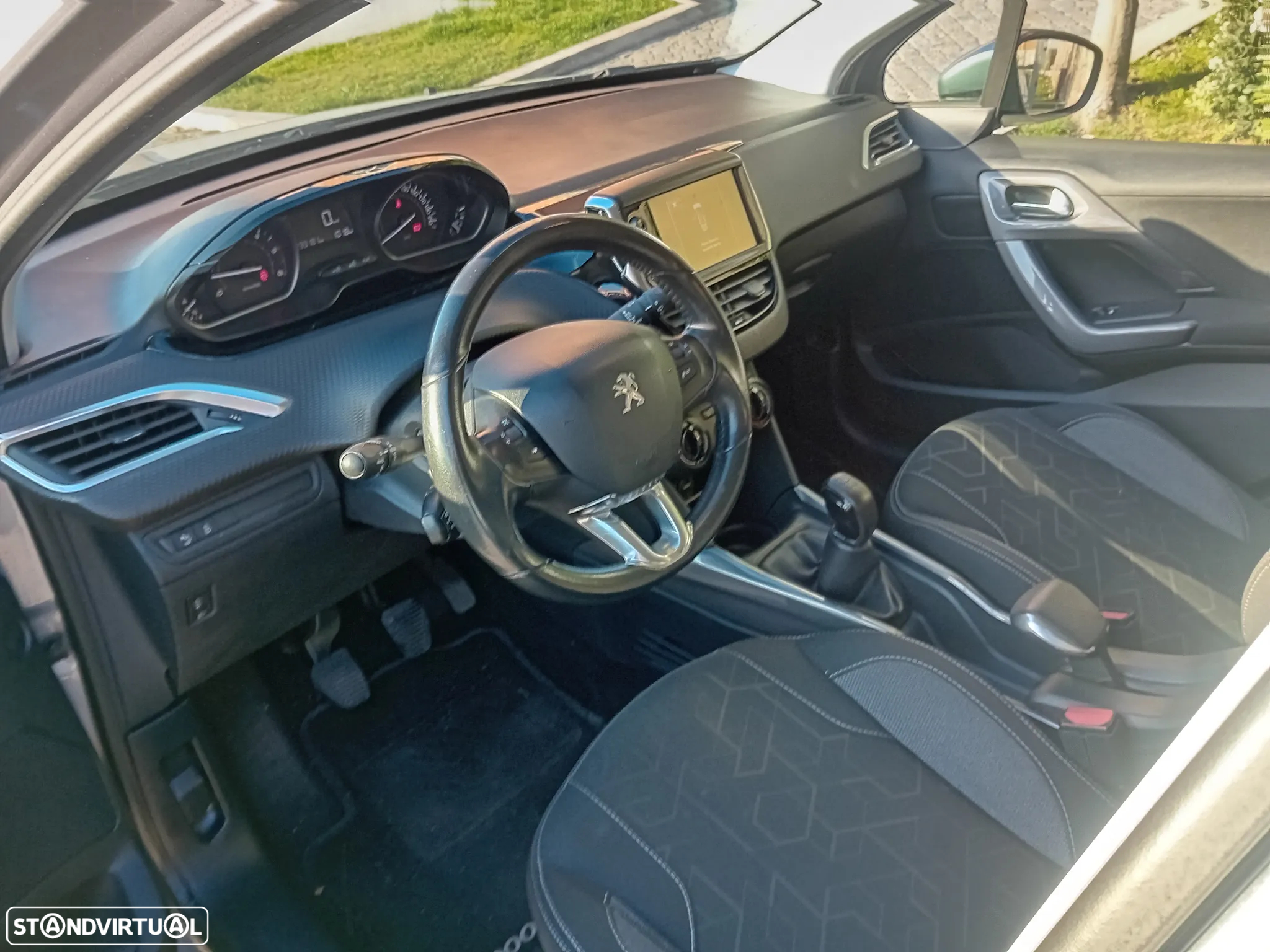 Peugeot 2008 1.6 BlueHDi Style - 37