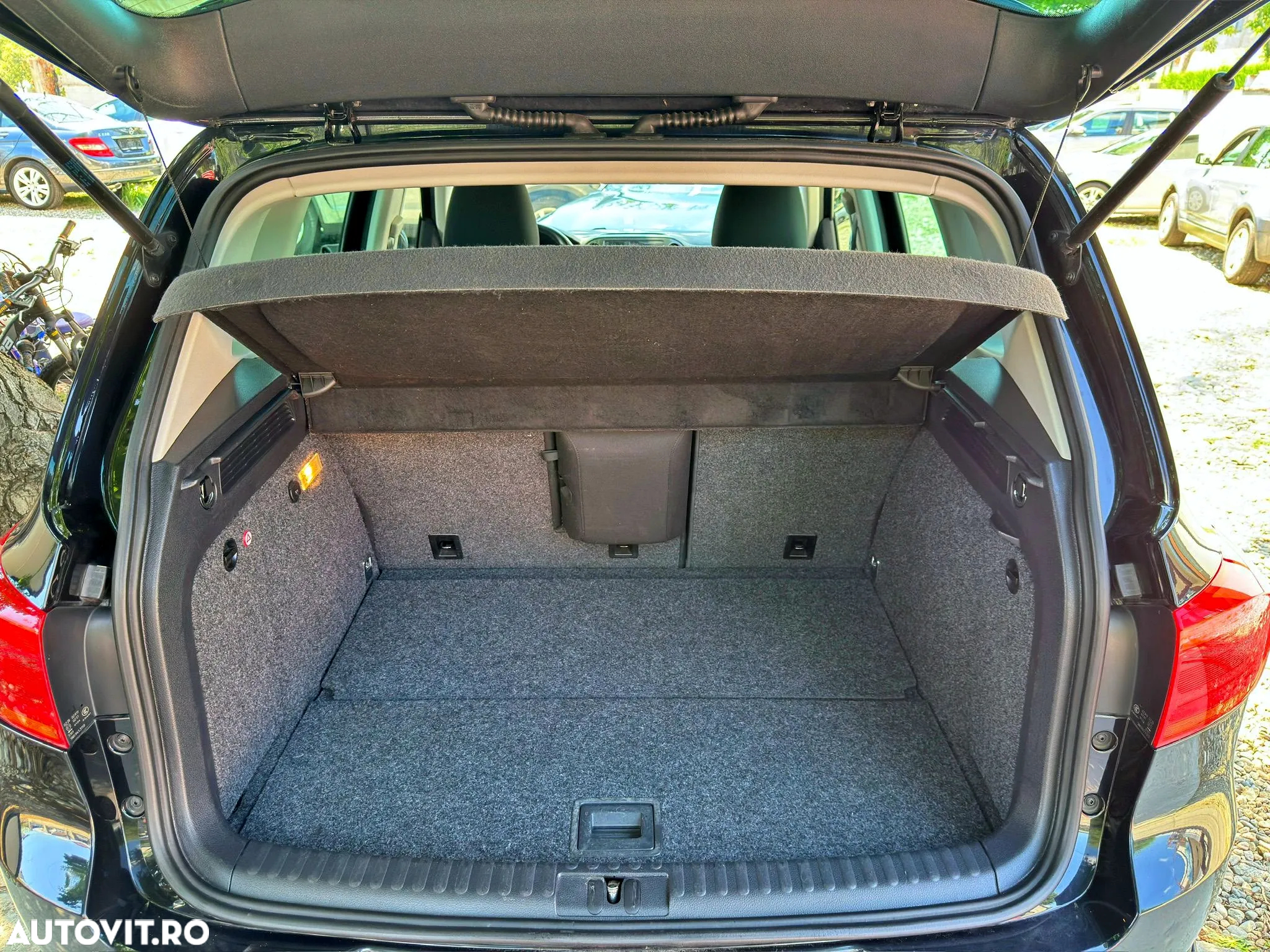 Volkswagen Tiguan 2.0 TDI 4Motion DSG Sport & Style - 11