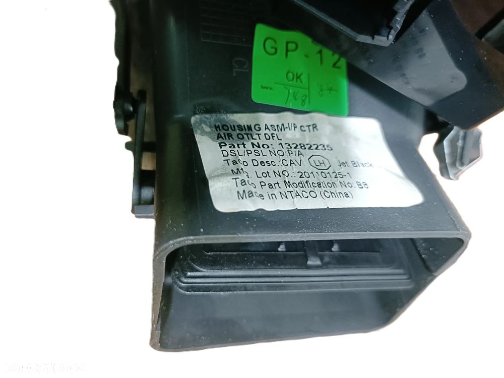 OPEL INSIGNIA A 08-17 wyświetlacz radia 13338335 + obudowa ramka  * - 9