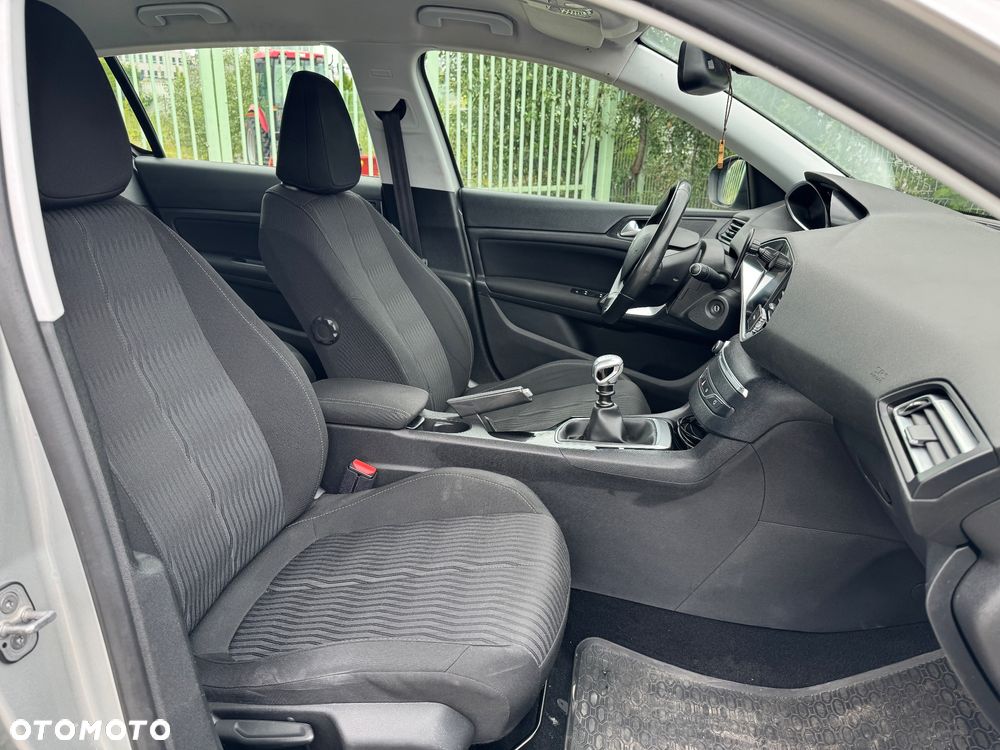 Peugeot 308 125 THP Active - 12