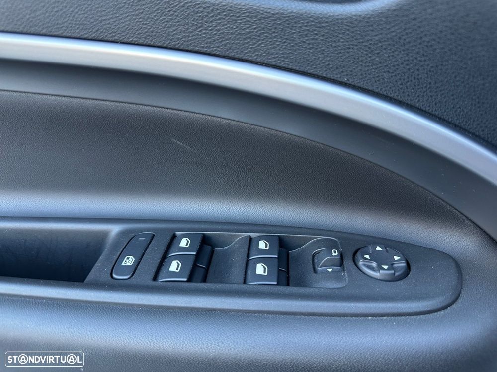 Jeep Avenger 1.2 GSE T3 Altitude - 18