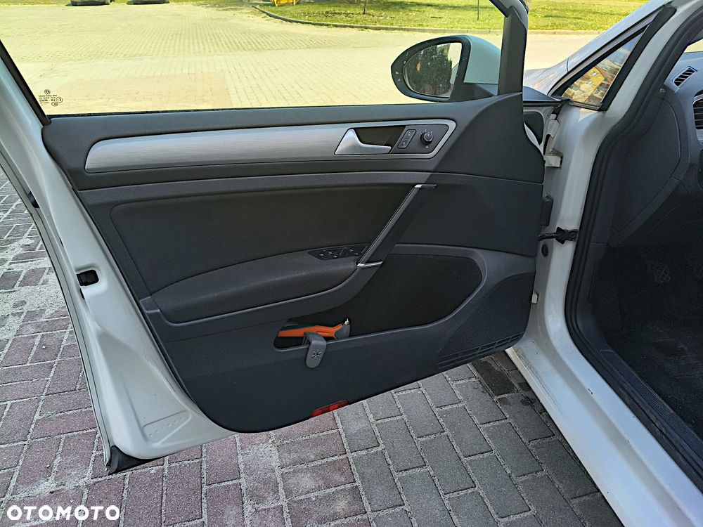 Volkswagen Golf 1.4 TSI BMT Comfortline - 37