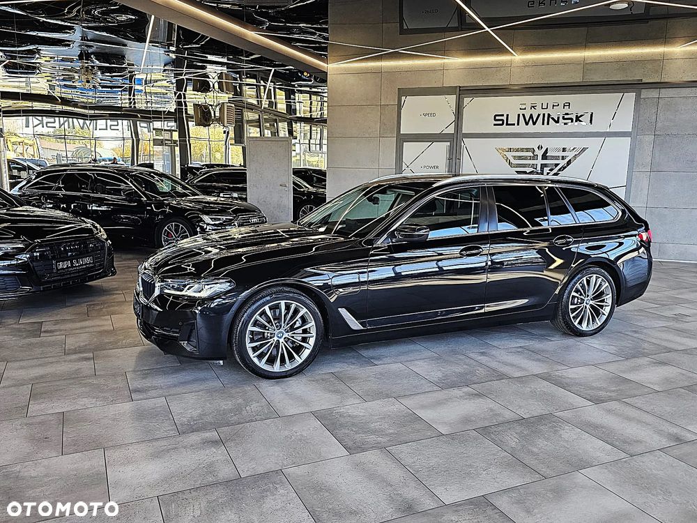 BMW 5 Series 2023 photo 3