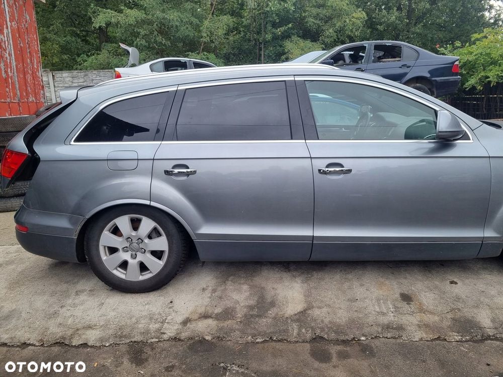 AUDI Q7 4L 05-10 r. DRZWI PRAWY TYŁ PRAWE TYLNE PT + - 1