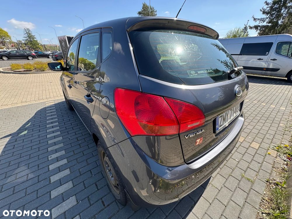 Kia Venga - 4