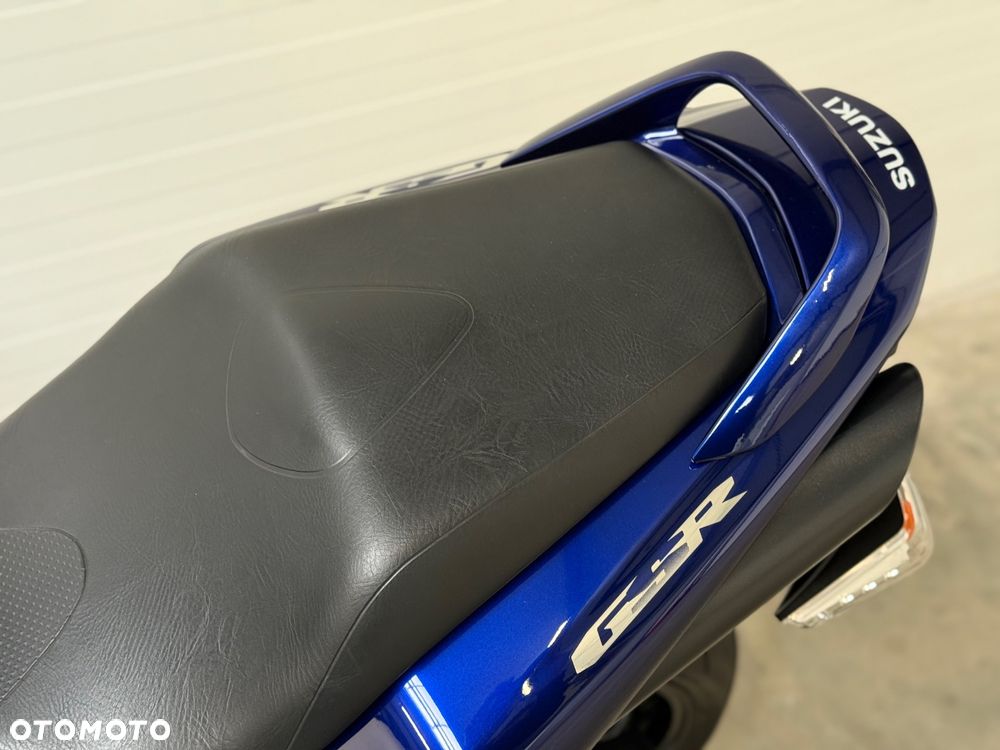 Suzuki GSR - 30