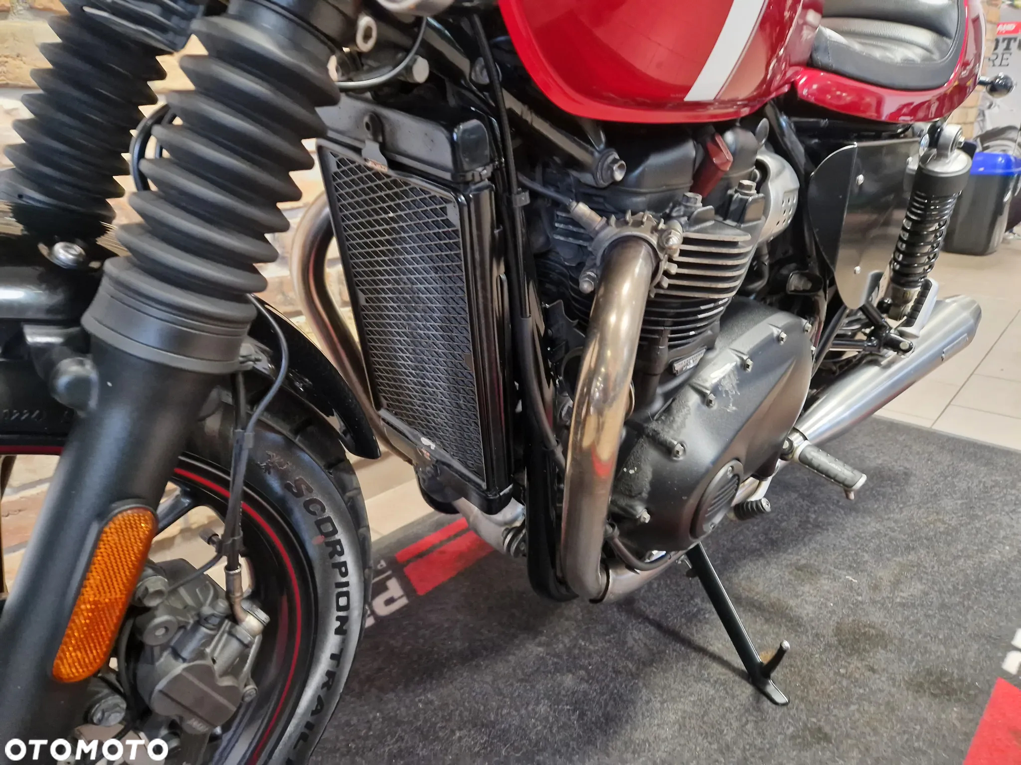 Triumph Street Twin - 14