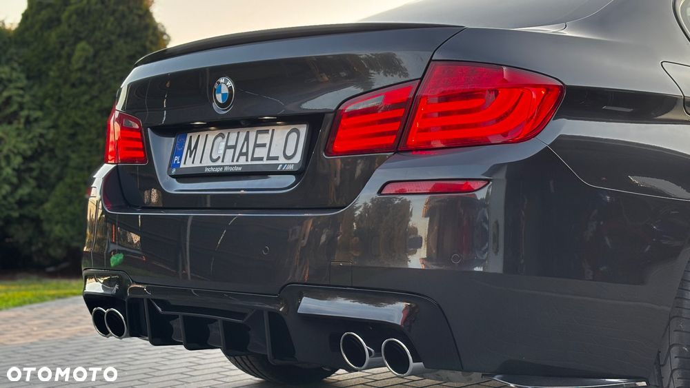 BMW Seria 5 550i - 17