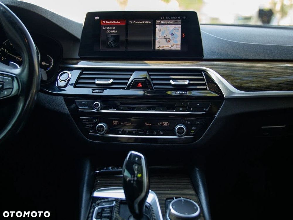 BMW Seria 5 530i xDrive Luxury Line sport - 38