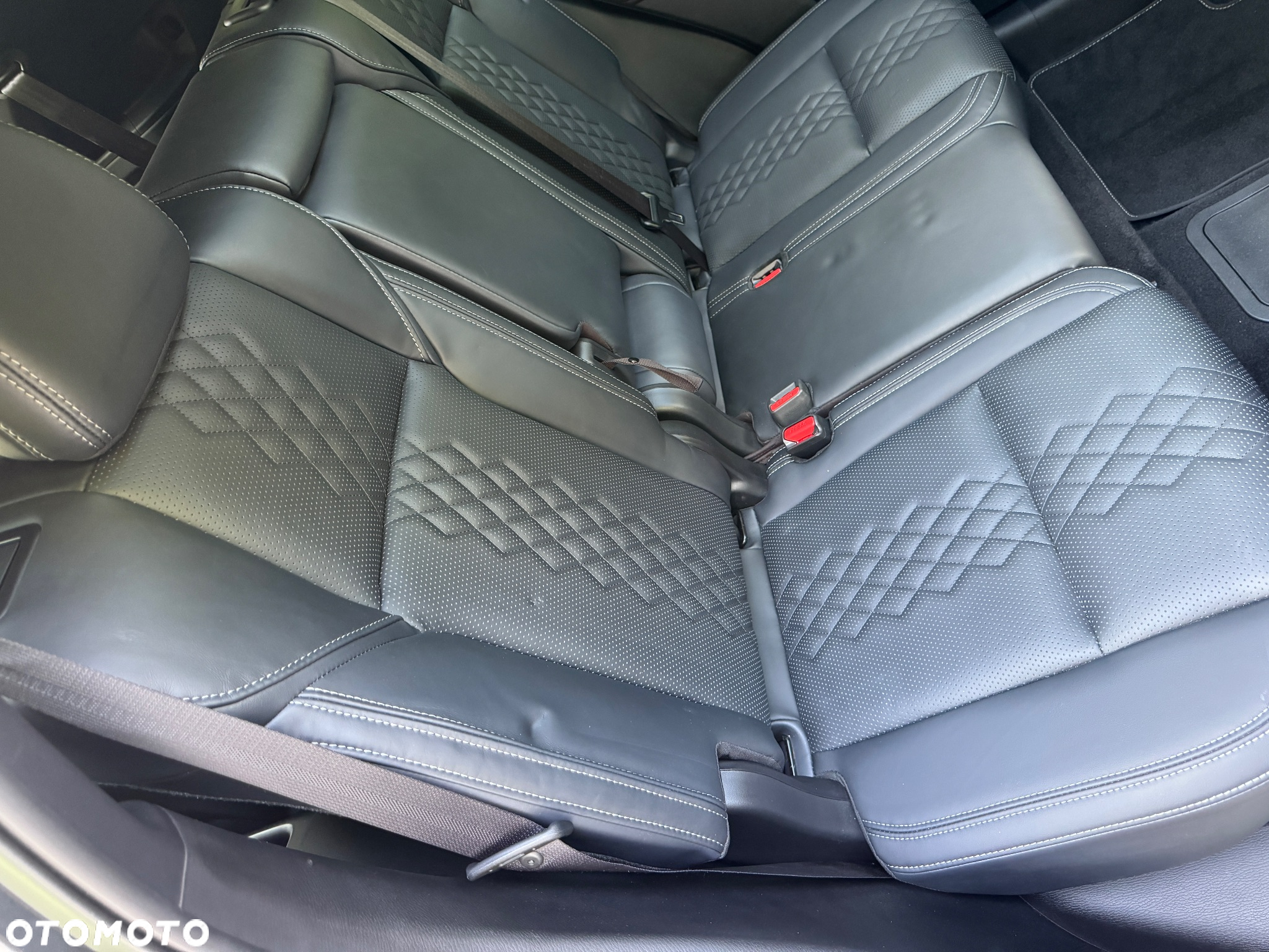 Mitsubishi Outlander 2.4 4WD Plug-In Hybrid - 28