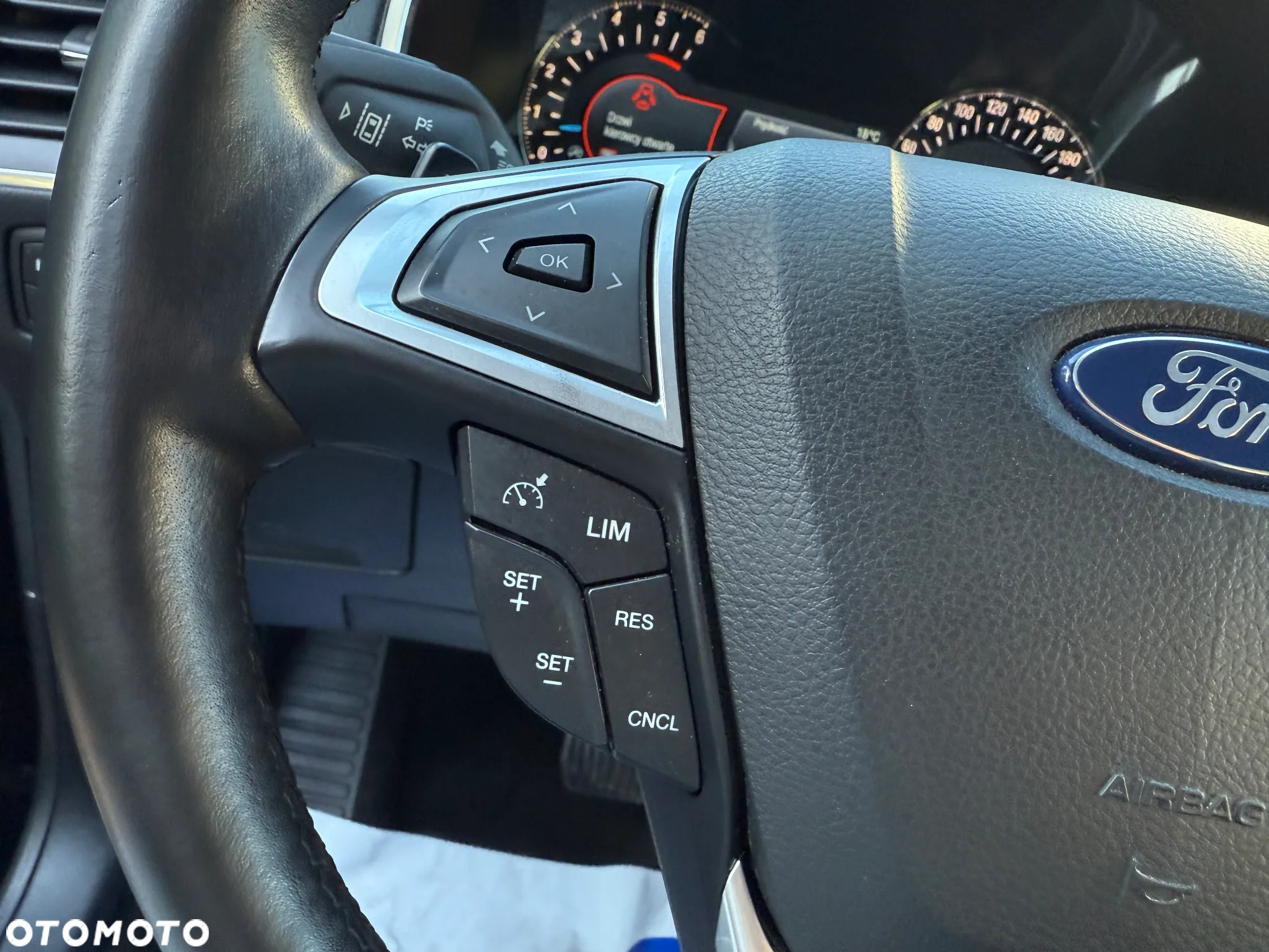 Ford S-Max 2.0 TDCi Titanium PowerShift - 26