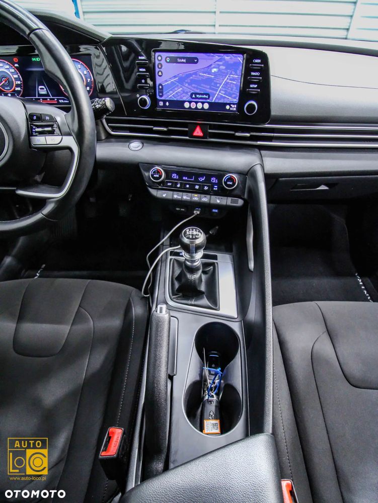 Hyundai Elantra 1.6 Smart - 16