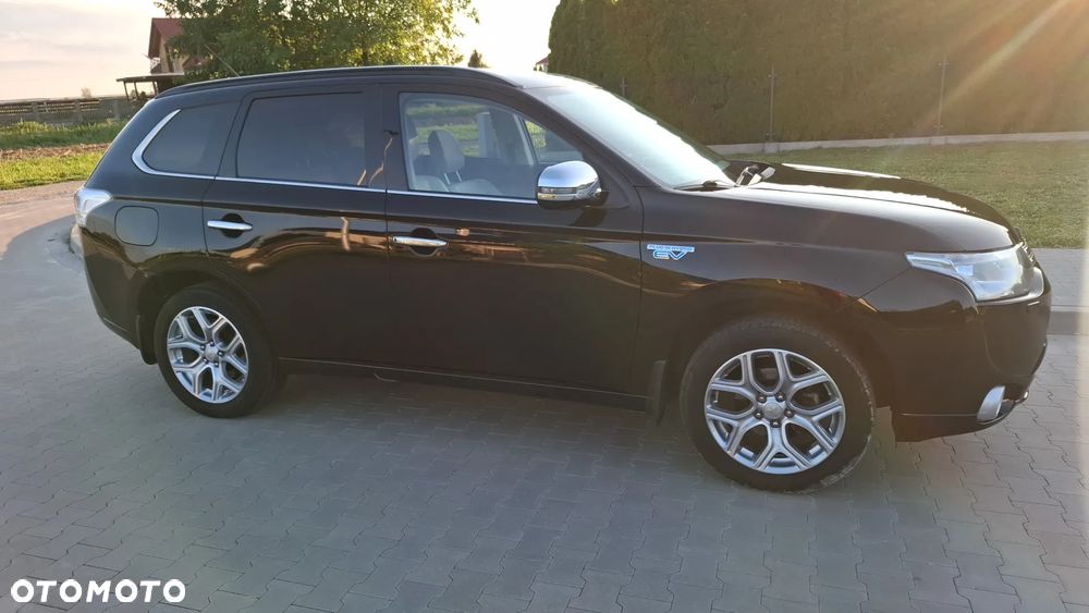 Mitsubishi Outlander - 6
