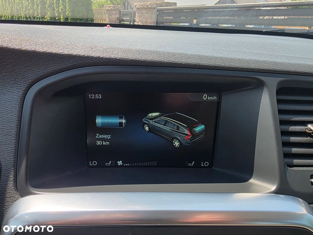 Volvo V60 D6 AWD Plug-in Hybrid Summum - 11