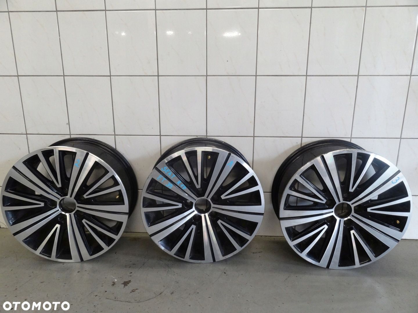 SEAT FELGA ALUMINIOWA ALUS ET39 7.0Jx17H2 7N5601025J ROZSTAW ŚRUB 5x112 - 1