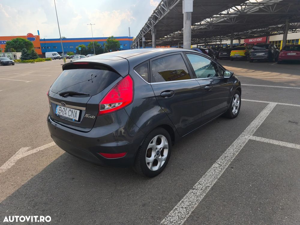 Ford Fiesta 1.6 TDCI DPF Ghia - 4