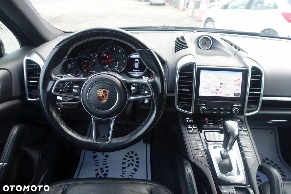 Porsche Cayenne Platinum Edition - 10