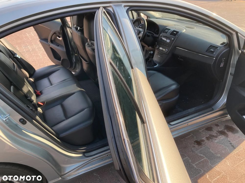 Toyota Avensis 2.0 D-4D 2010 - 10