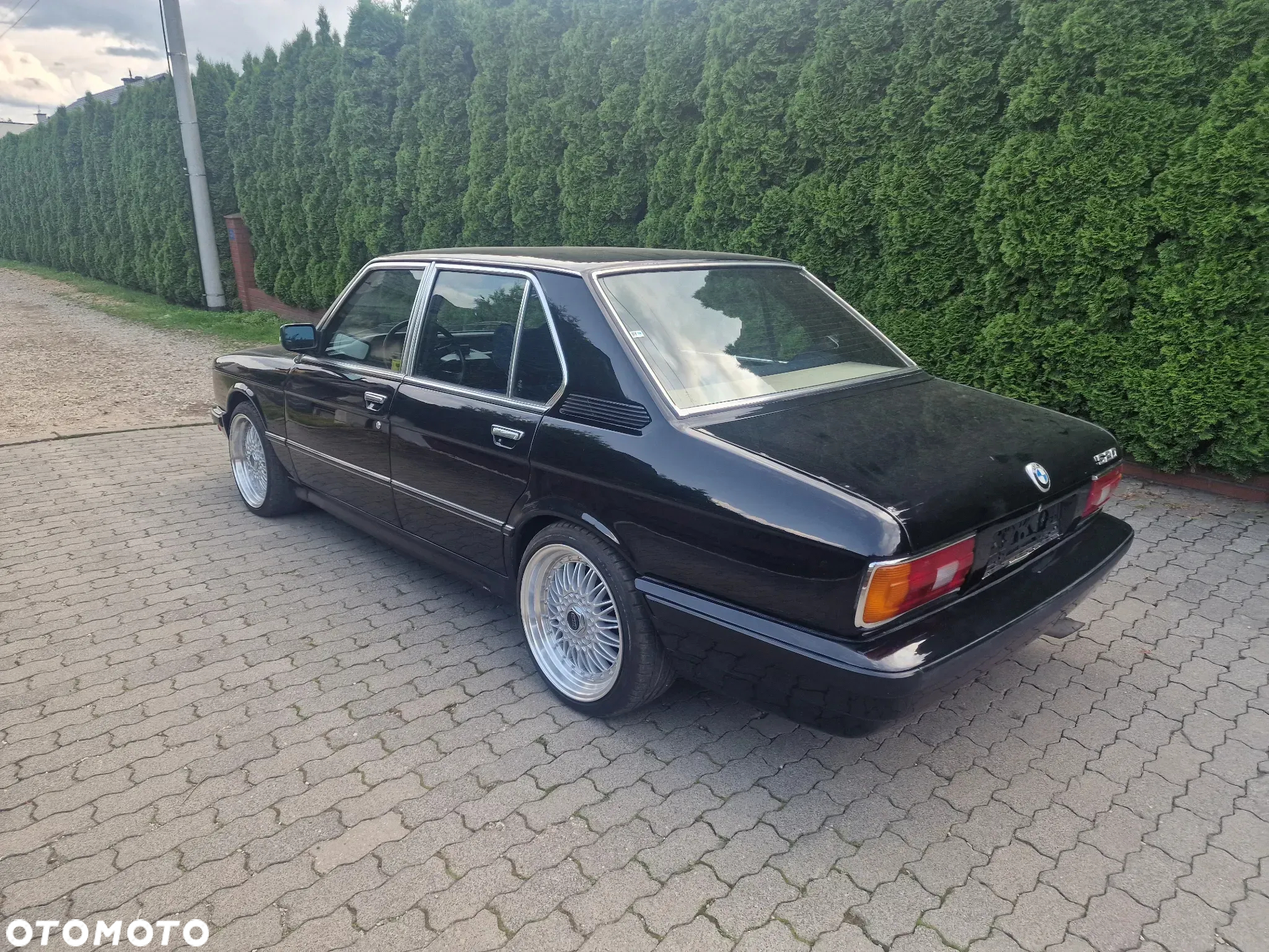 BMW Seria 5 518 i - 6
