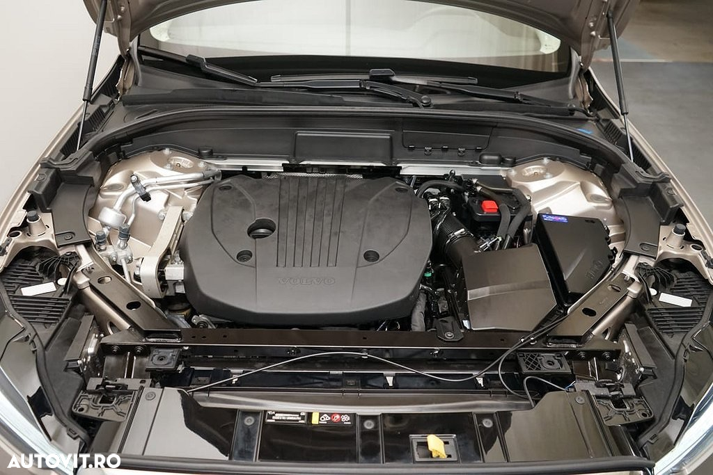 Volvo XC 60 B5 AT AWD MHEV Core - 14