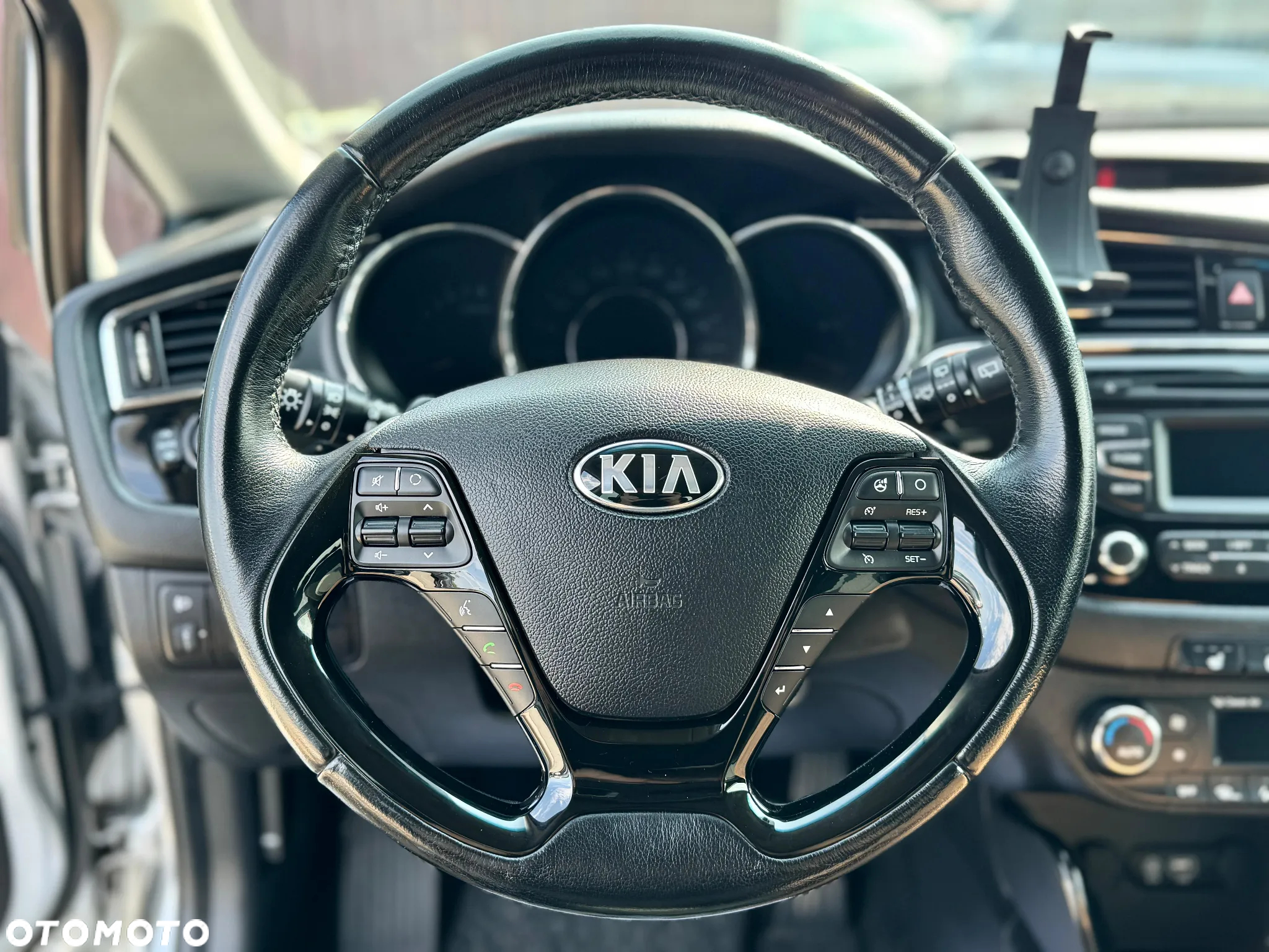 Kia Ceed 1.6 GDI DCT Platinum Edition - 30