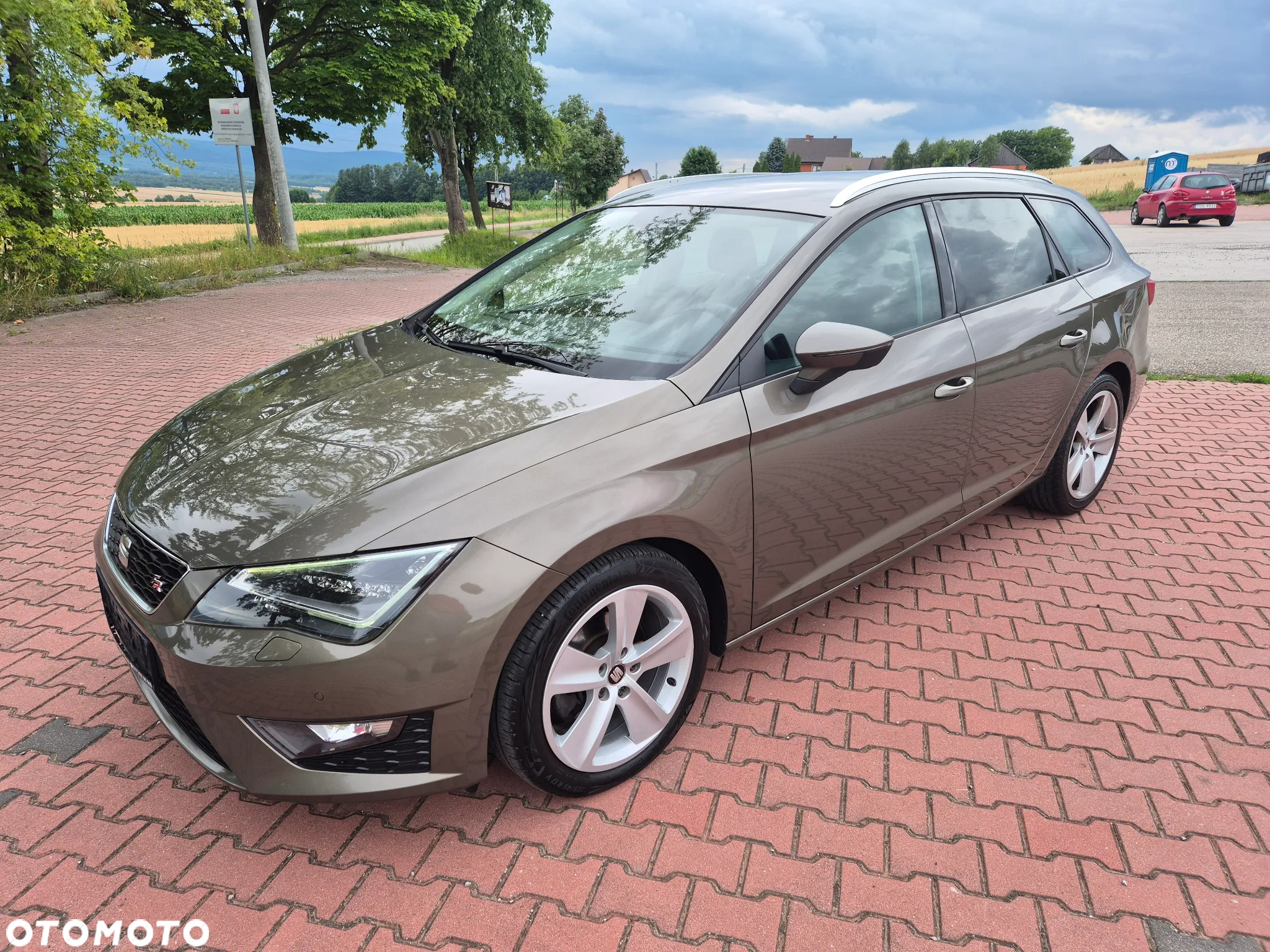 Seat Leon Sportstourer 2.0 TDI FR Plus - 5