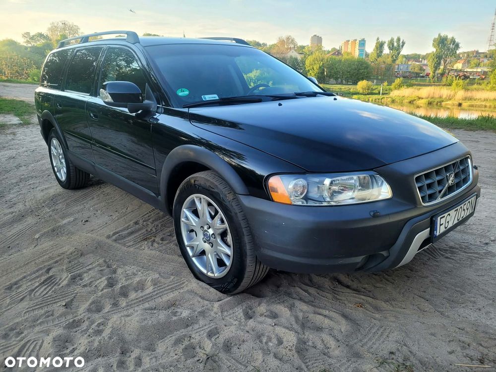 Volvo XC 70 D5 AWD Momentum - 1