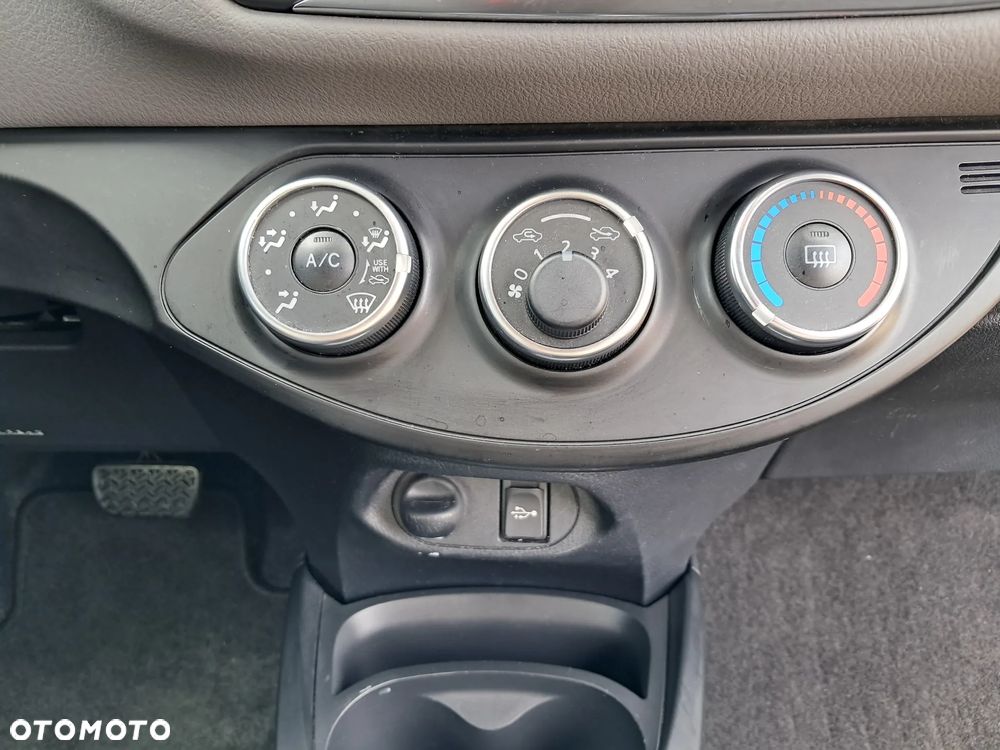 Toyota Yaris 1.5 Premium CVT - 17