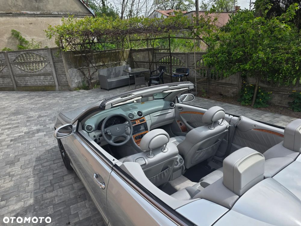 Mercedes-Benz CLK - 16