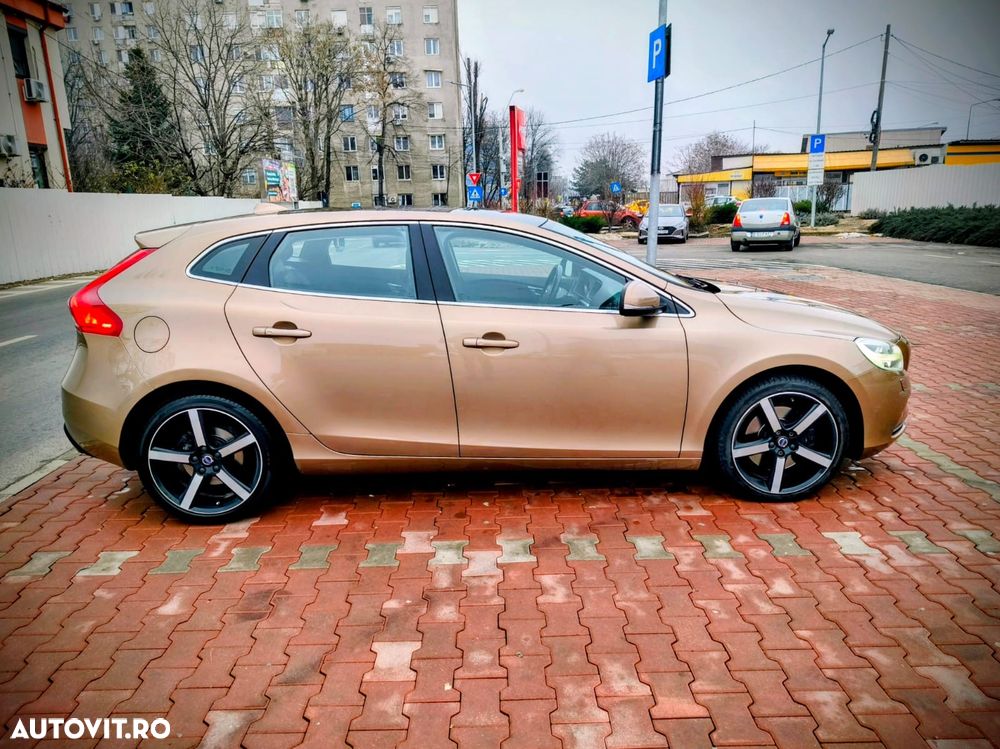 Volvo V40 D3 Aut. Inscription - 4