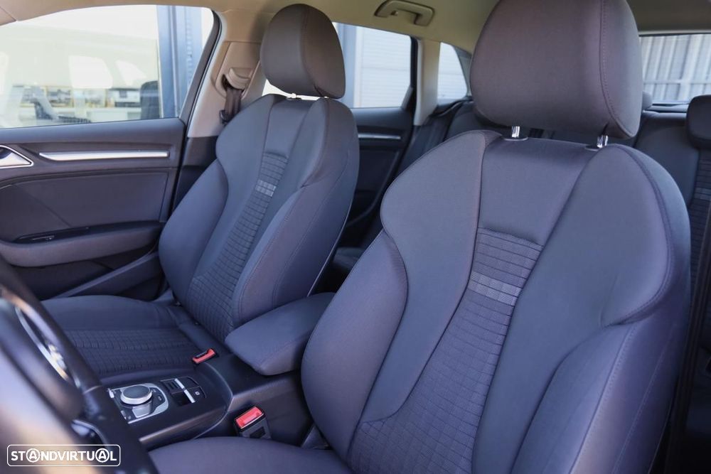 Audi A3 Sportback 1.6 TDI Sport S tronic — fotografia 8