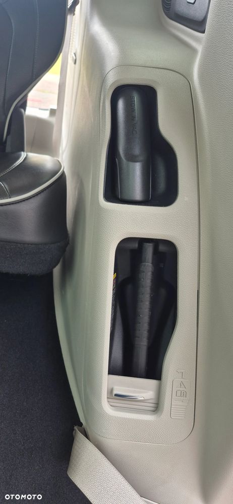 Chrysler Pacifica - 27