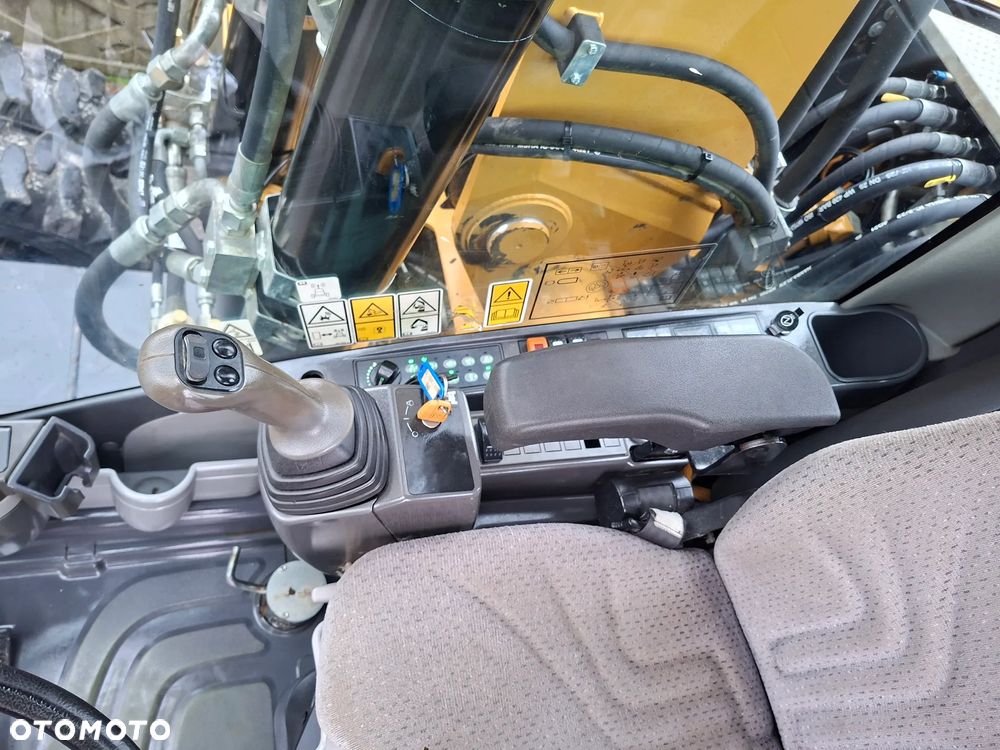 Caterpillar CAT M 318 D - 33