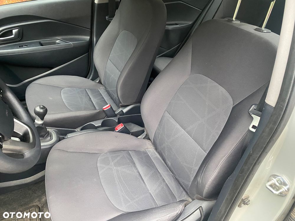 Kia Rio 1.2 L - 13