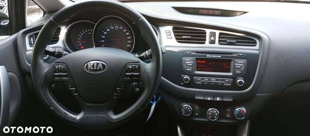 Kia Ceed 1.6 GDI Dream-Team Edition - 19