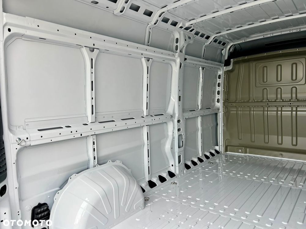 Peugeot Boxer Furgon L3H2 3.5T Heavy Diesel 2.2 140 KM - 11