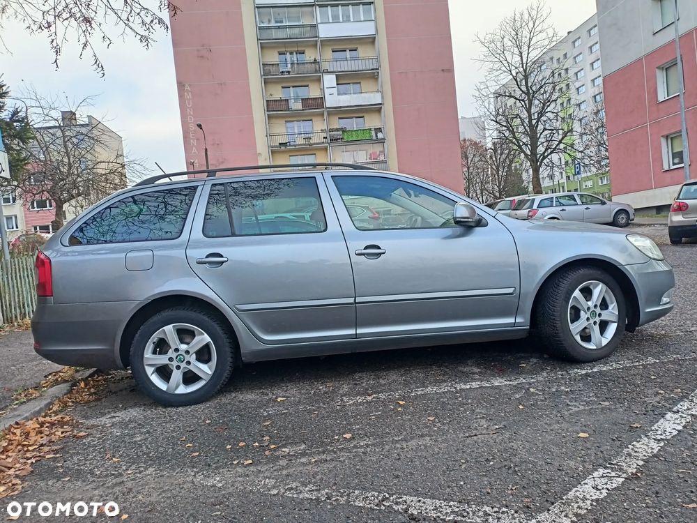 Skoda Octavia 1.4 TSI Ambiente DSG - 5