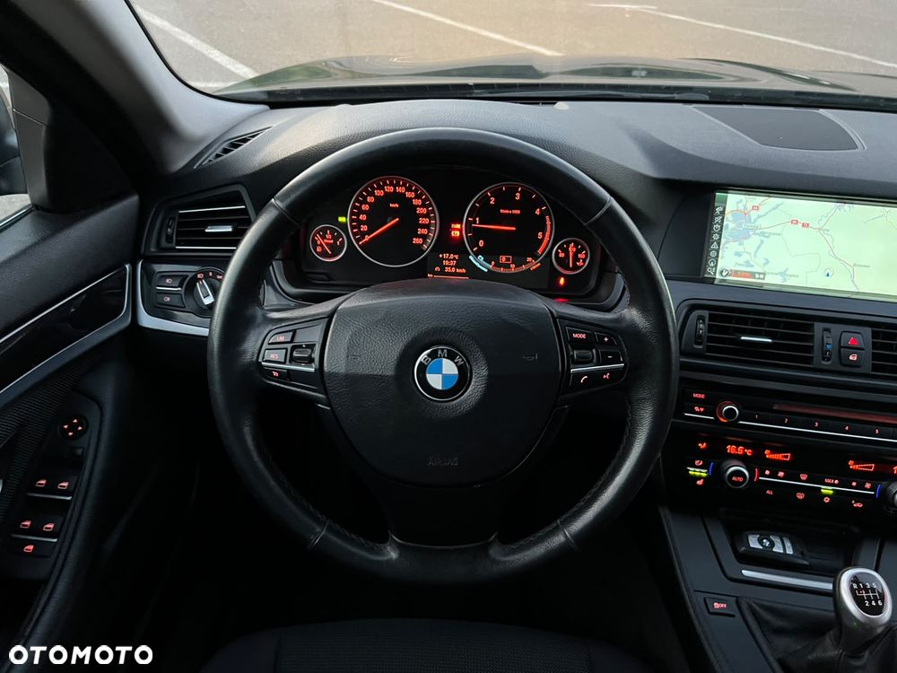 BMW Seria 5 520d Luxury Line - 16